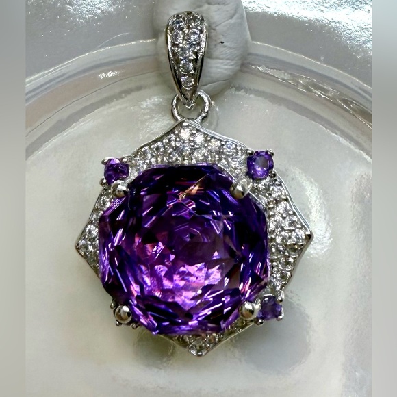 NA26.3CT RARE MILLENNIUM ROSE CUT Natural Amethyst Pendant Rhodium plated S925